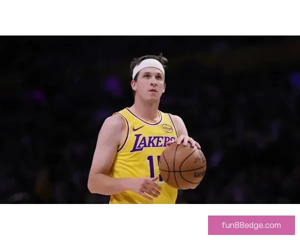 湖人后卫里夫斯左侧腹斜肌二级拉伤预计缺席四至六周