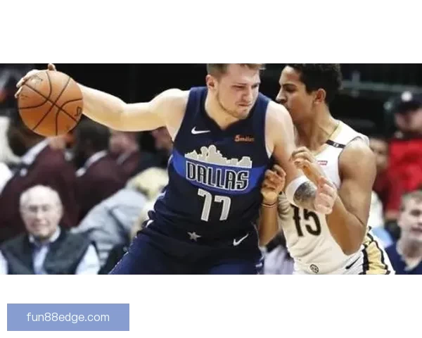 东契奇模仿詹姆斯晒打高尔夫动态 展现休闲时光与运动魅力